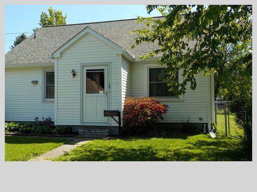 18 West St, North East, PA, 16428-1115 | Card Image