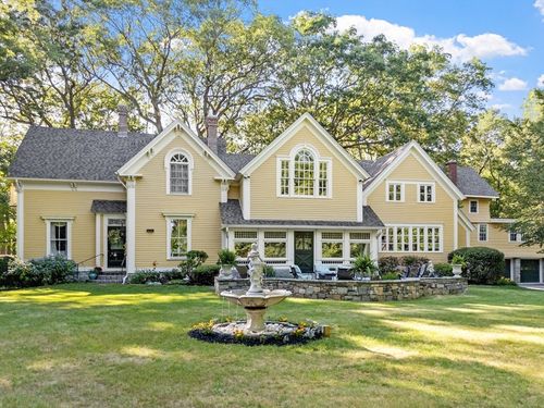 202 Paine St, Bellingham, MA, 02019-2539 | Card Image