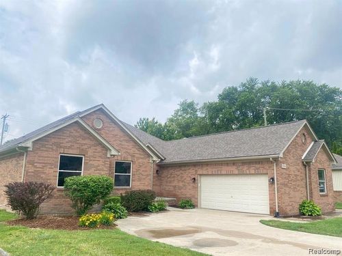 25014 Trombley St, Harrison Twp, MI, 48045-6415 | Card Image