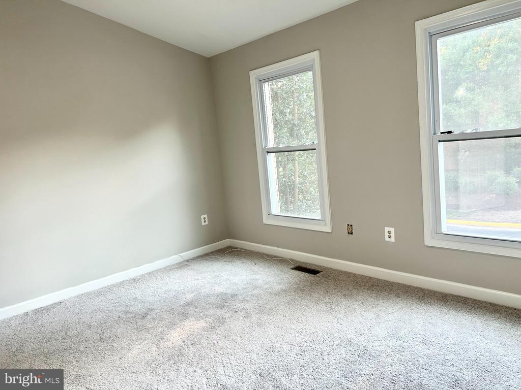 Residential Lease in ALEXANDRIA 2