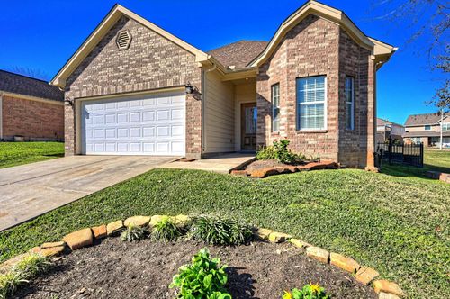 108 Cove Cir, Montgomery, TX, 77356-5870 | Card Image