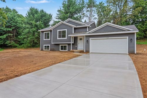 1328 Red Fox Ct, Allegan, MI, 49010-8796 | Card Image