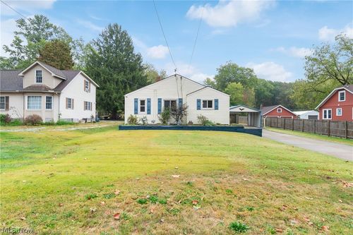 1649 Betz Dr, Akron, OH, 44306-4301 | Card Image