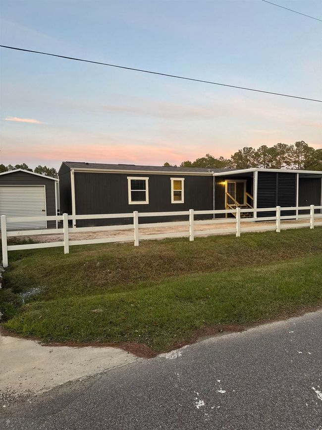 5686 Brady Circle, House other with 3 bedrooms, 2 bathrooms and null parking in Lumberton TX | Image 5