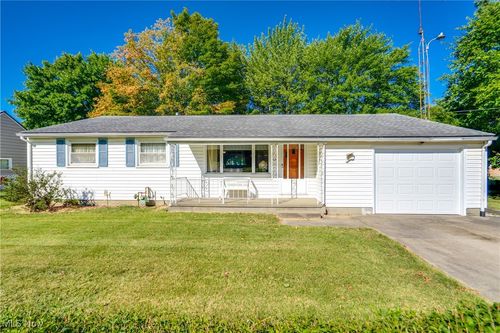 3629 Bosworth Ave Ne, Canton, OH, 44705-3701 | Card Image