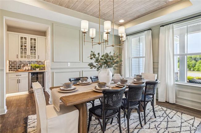 Formal Dining Room | Image 7
