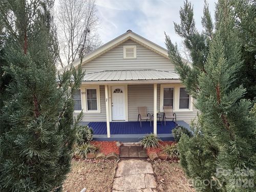 100 Perry St, Marion, NC, 28752-5676 | Card Image