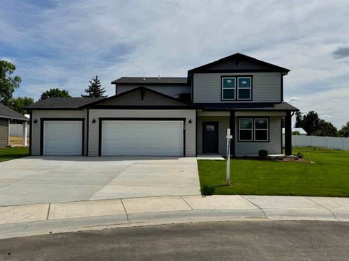 704 E 4th St, Deer Park, WA, 99006-5666 | Card Image