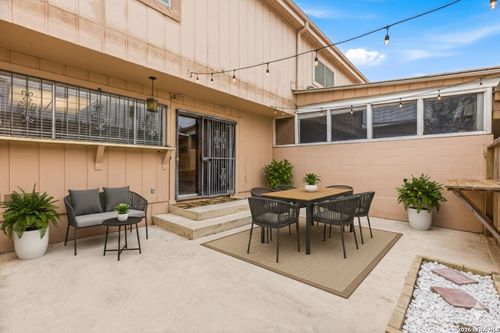 6746 Crown Rdg, San Antonio, TX, 78239-1512 | Card Image