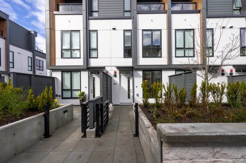 210-715 Ducklow St, Coquitlam, BC, V3J0P7 | Card Image