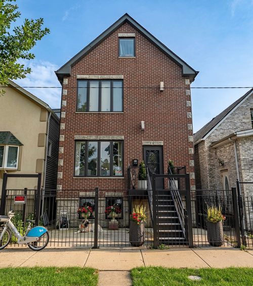 539 W 44th Pl, Chicago, IL, 60609-3522 | Card Image