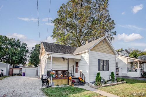 120 Center St, Brighton, IL, 62012-1124 | Card Image