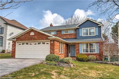 2251 Mansfield Dr, Burlington, ON, L7P3J3 | Card Image