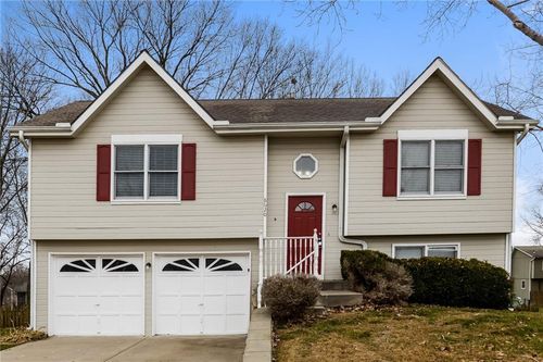 8620 N Crawford Ave, Kansas City, MO, 64153-1431 | Card Image