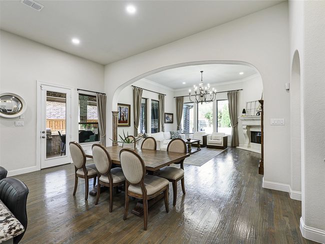 Direct access from dining area to patio | Image 17