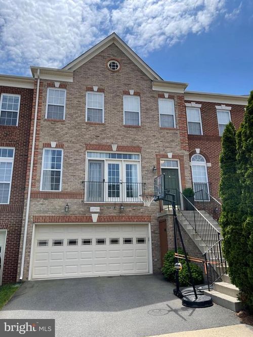 22098 Avonworth Sq, BROADLANDS, VA, 20148-6016 | Card Image