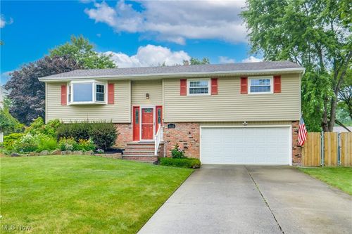 3985 Hilltop Dr, Brunswick, OH, 44212-1578 | Card Image