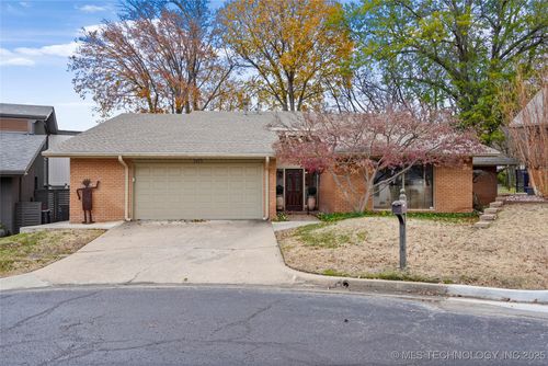 3815 E 64th Pl, Tulsa, OK, 74136-1520 | Card Image