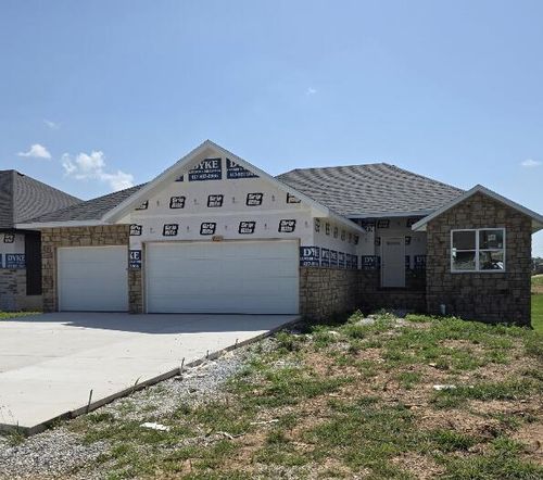 625 W Arbor Glenn Dr, Nixa, MO, 65714-4250 | Card Image