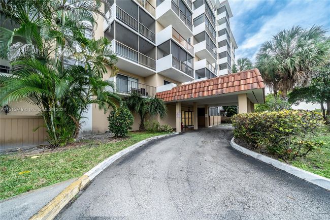 APT-914 - 4174 Inverrary Dr, Condo with 2 bedrooms, 2 bathrooms and null parking in Lauderhill FL | Image 33