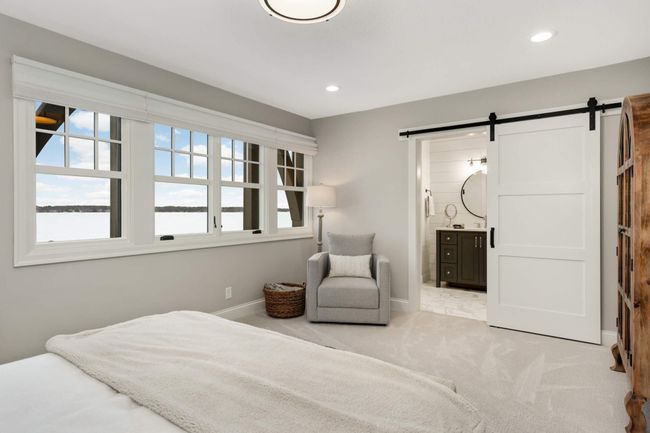 Guest bedroom 1 with full bathroom and an amazing view | Image 29
