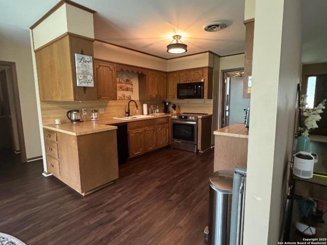 204 Hampshire St, House other with 3 bedrooms, 2 bathrooms and null parking in Victoria TX | Image 14