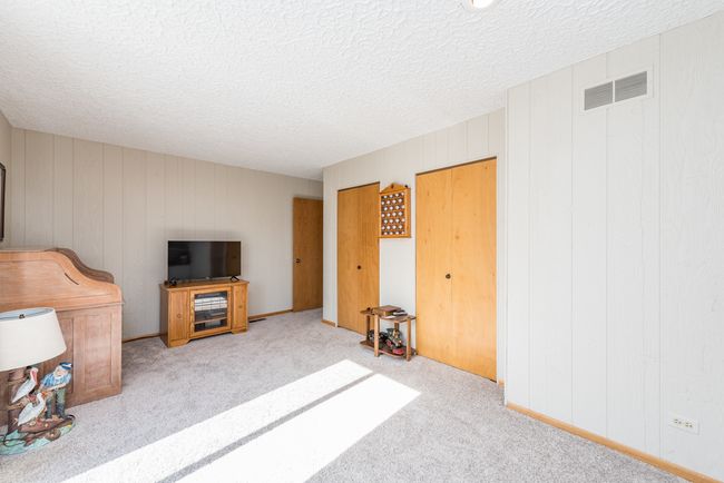43388 N Oakcrest Ln, House other with 3 bedrooms, 2 bathrooms and 3 parking in Zion IL | Image 19