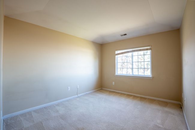 5499 Twin Oaks Dr, Condo with 2 bedrooms, 2 bathrooms and null parking in Sterling Heights MI | Image 8