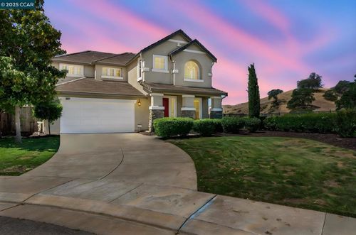 9028 Tee Box Ct, Patterson, CA, 95363-8907 | Card Image