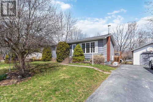 63 Desbrisay Dr, Bridgewater, NS, B4V3E3 | Card Image