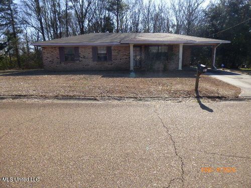 95 W Wilderness Rd, Natchez, MS, 39120-8840 | Card Image