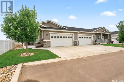 504-1015 Bradley St, Moose Jaw, SK, S6H5Y4 | Card Image