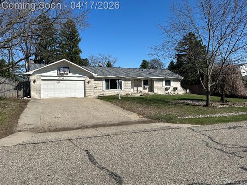 5134 Saint Richard Dr, Shelby Township, MI, 48316-5242 | Card Image