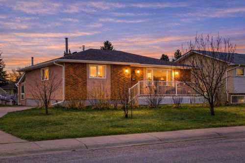 247 Huntford Way Ne, Calgary, AB, T2K3Z9 | Card Image