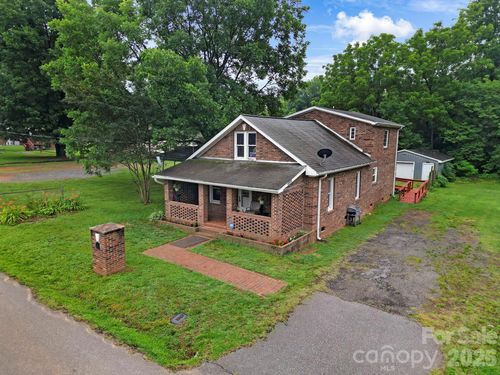 115 Lippard St, Statesville, NC, 28677-5017 | Card Image