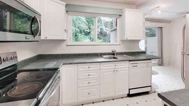 watch the kids from the kitchen | Image 14