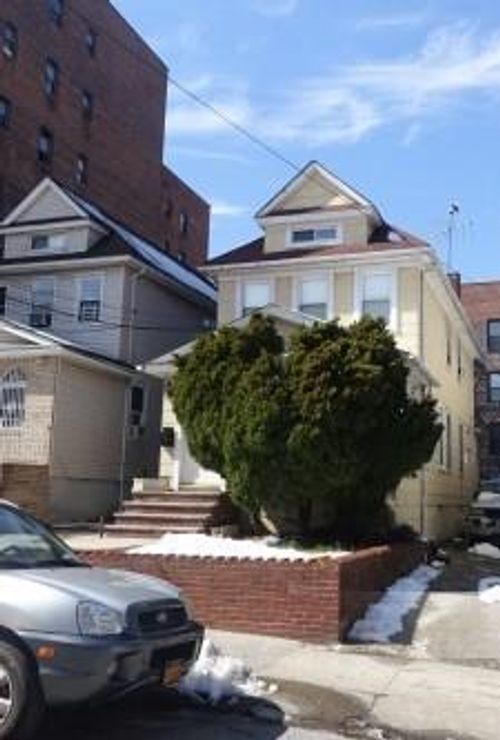 4134 73rd St, Woodside, NY, 11377-3945 | Card Image