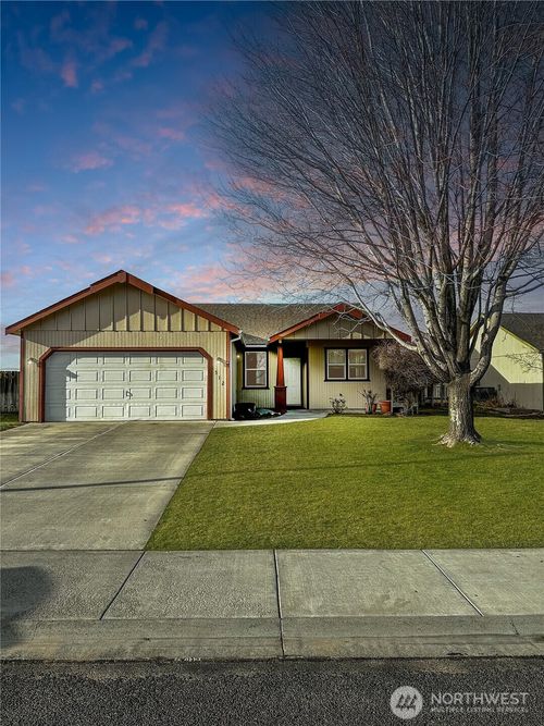 1512 S Husky Drive, Moses Lake, WA, 98837 | Card Image