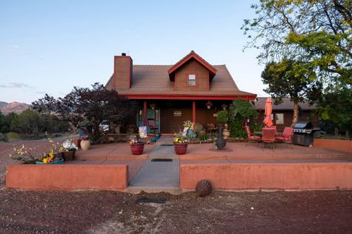 1688 Dammeron Valley Dr E, Dammeron Valley, UT, 84783-5003 | Card Image