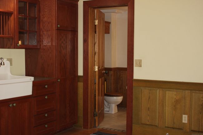 107 Whiting St, Home with 0 bedrooms, 2 bathrooms and null parking in Plainville CT | Image 7