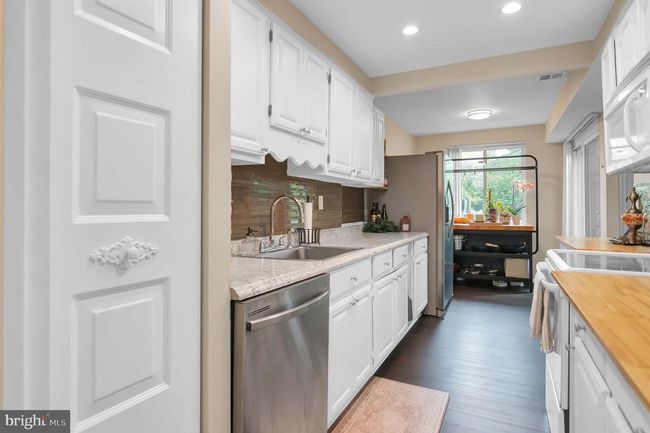 APT-101 - 2817 Jermantown Rd, Condo with 2 bedrooms, 2 bathrooms and null parking in OAKTON VA | Image 10