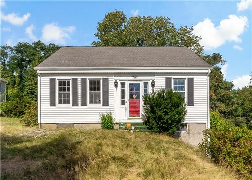 3 Larkin St, South Kingstown, RI, 02879-2450 | Card Image