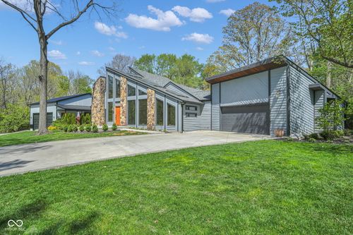 785 Pineview Dr, Zionsville, IN, 46077-9479 | Card Image