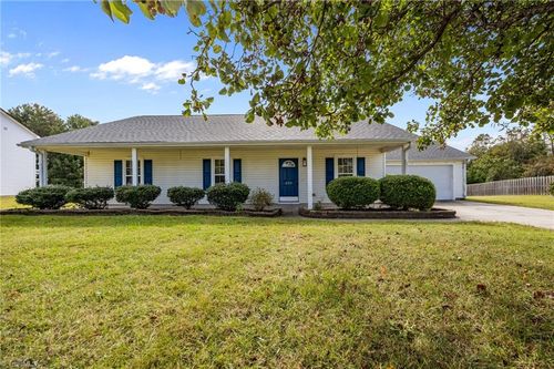 202 Carter Ridge Dr, Reidsville, NC, 27320-9630 | Card Image