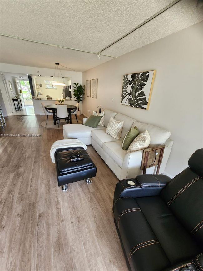 APT-103D - 3930 Inverrary Blvd, Condo with 2 bedrooms, 2 bathrooms and null parking in Lauderhill FL | Image 16