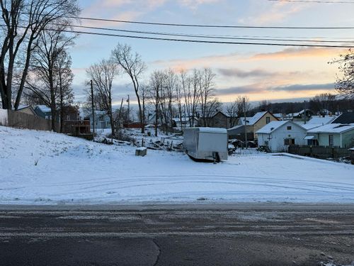 18 W Butler St, Brookville, IN, 47012-1416 | Card Image