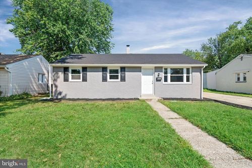 2203 Henlopen Ave, WILMINGTON, DE, 19804-3621 | Card Image