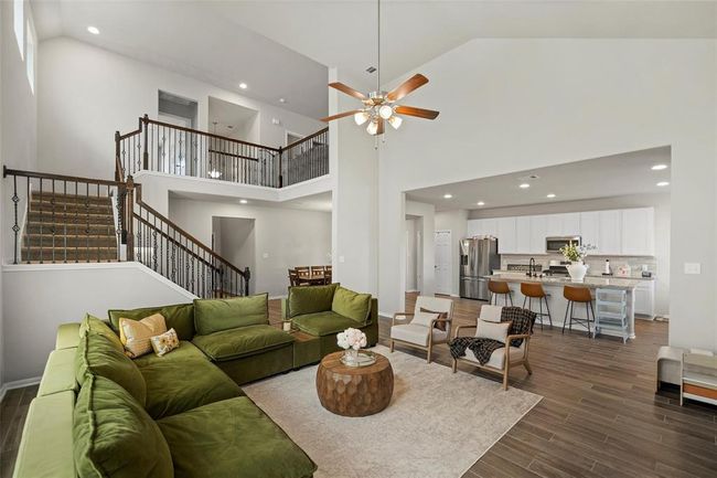 32703 Dew Crest St, House other with 5 bedrooms, 3 bathrooms and 2 parking in Fulshear TX | Image 7