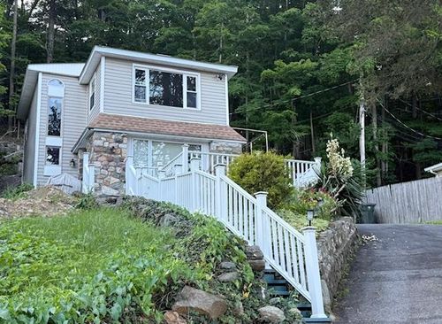 685 Jersey Ave, Greenwood Lake, NY, 10925-2014 | Card Image