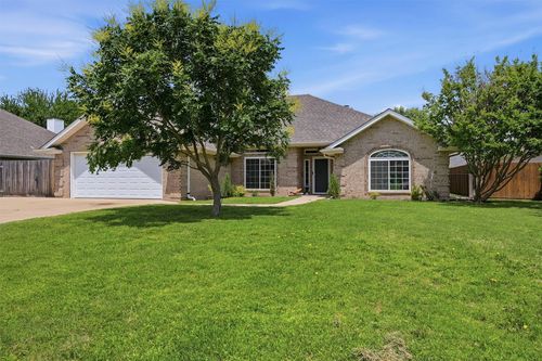 912 Wheeler Creek Dr, Gainesville, TX, 76240-3739 | Card Image